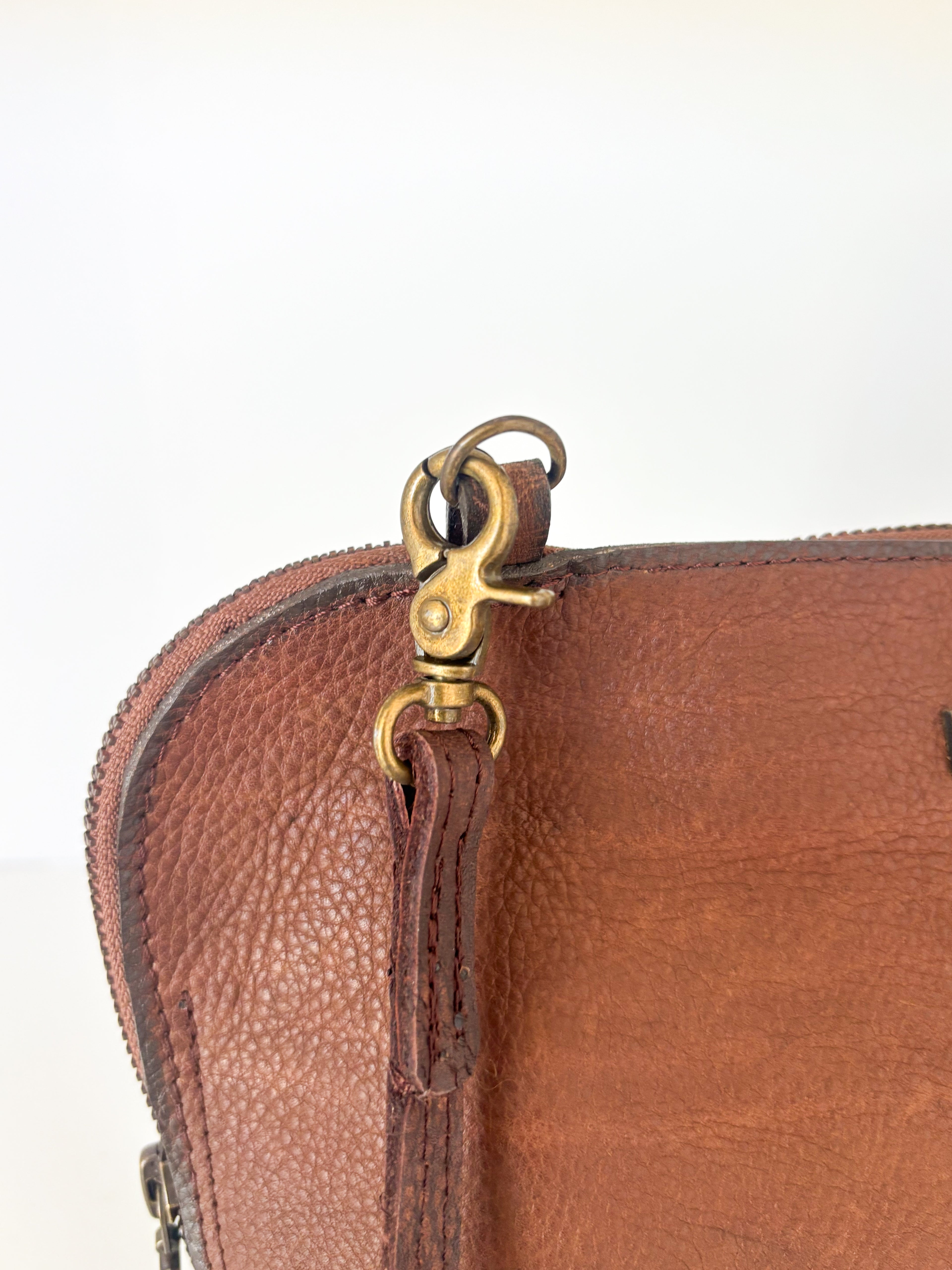 Flare Pochette Sling Bag (Kat03)