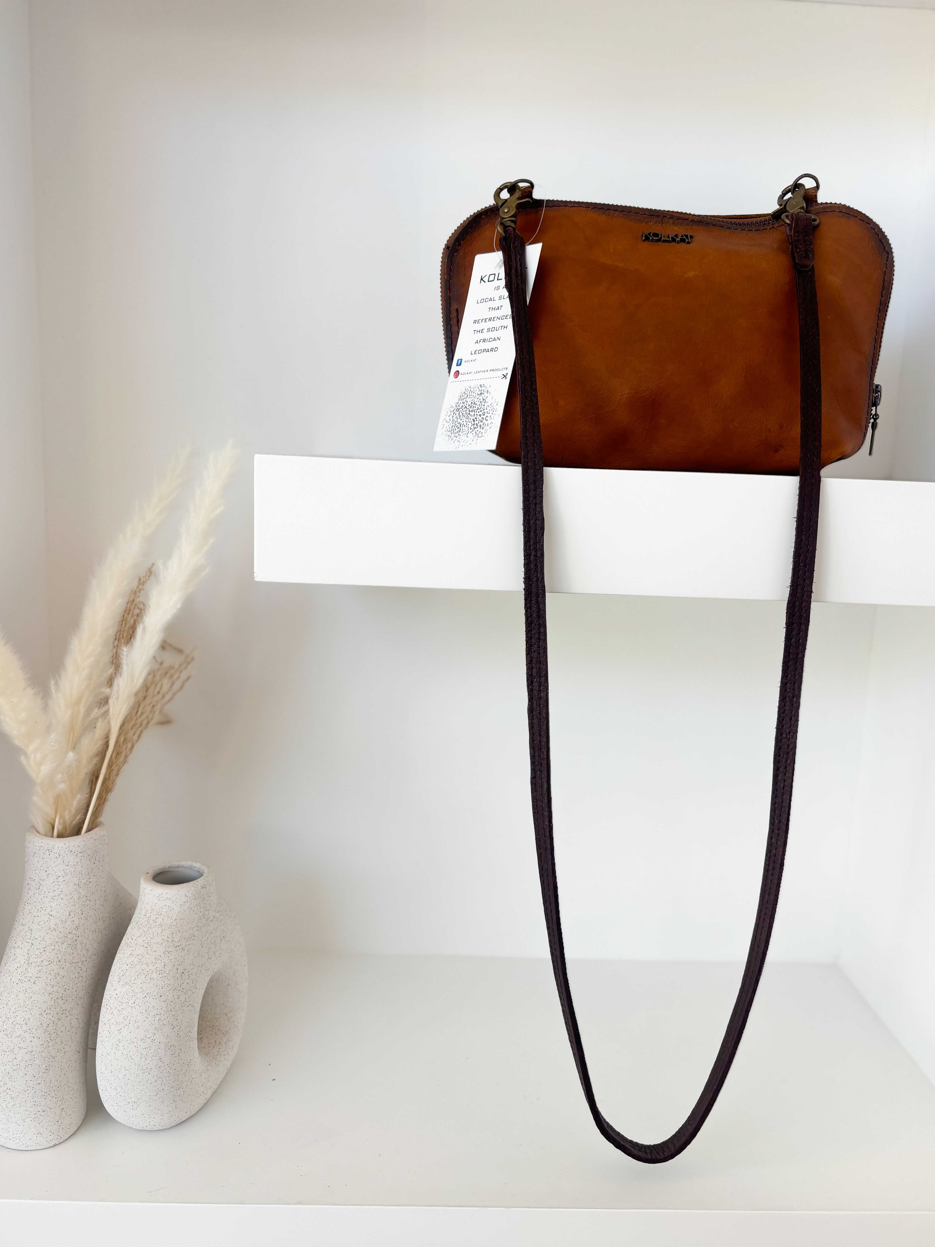 Flare Pochette Sling Bag (Kat03)